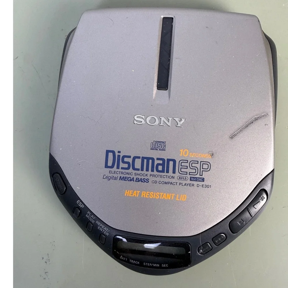 Sony Discman ESP D-E301 portable CD player ESP Mega Bass Vintage Y2K Tech